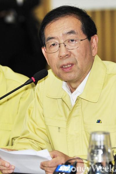 지난 9일 서울시 메르스 대책본부에서 정부와 당의 지원요청 발언을 하고 있는 박원순 서울시장. /사진=임한별 기자