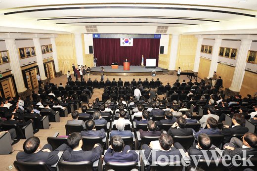 [MW사진] 한국은행 65주년, '앞으로 나아가야 할 방향은?'