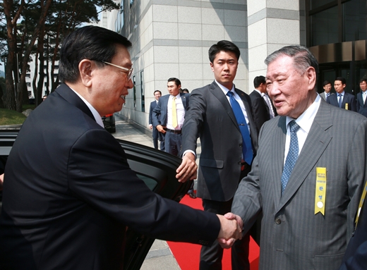 정몽구 현대차 회장, 중국 장더장 전인대 상무 면담