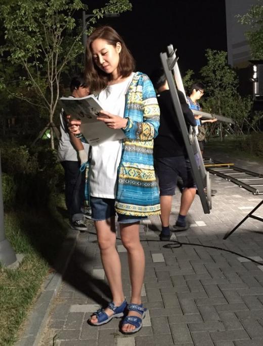 공블리한 놈코어 룩이란 이런 것…공효진, '프로듀사' 촬영장에서 포착