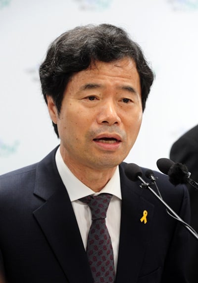 '전북 누리과정' 김승환 전북교육감이 25일 오전 도 교육청에서 누리과정 예산 편성에 관한 기자회견을 갖고 있다. /사진=뉴스1