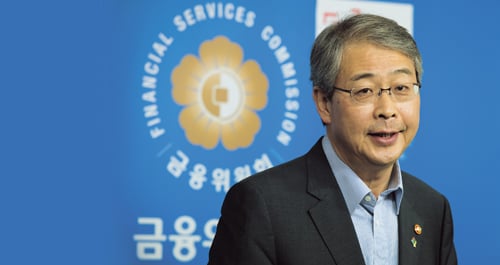 임종룡 금융위원장이 지난 6월 23일 서민금융 지원강화방안을 발표하고 있다. /사진=뉴스1 유승관 기자