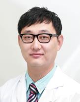 2030 남성 위협하는 '강직성척추염', 운동 치료 중요