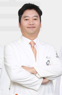 [노윤우 원장의 M자탈모치료병원(223)] 성공적인 모발이식 조건 '부작용↓ 생착률↑'