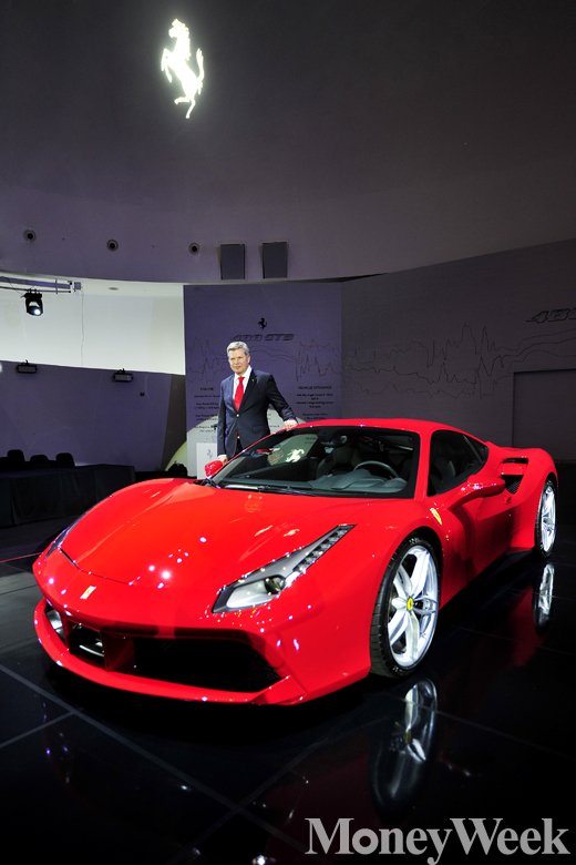 [MW사진] 페라리 488 GTB, '제로백 3.0ch, 최고속도 330Km/h'
