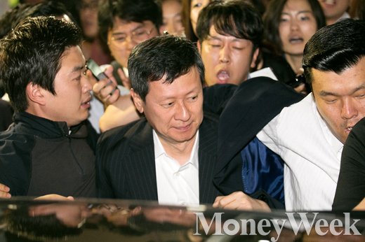 [MW사진] 신동주 前 일본롯데 부회장 귀국, '취재진 뒤로 한채'