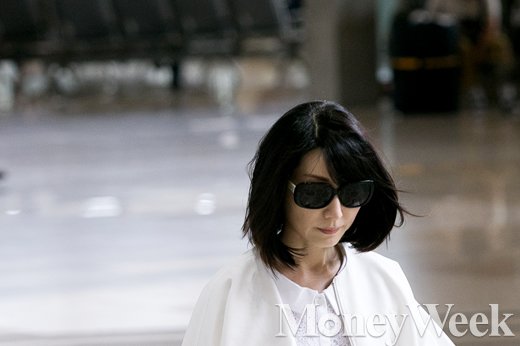 [MW사진] 롯데가 며느리 조은주씨, 나홀로 출국