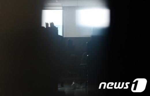 지난 3일 서울 국회 의원회관 심학봉 의원실에 불이 꺼져 있다. /사진=뉴스1