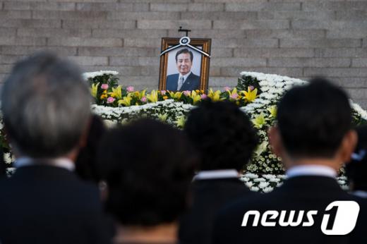 '박상천' 6일 서울 여의도 국회 본청 앞에서 故 박상천 전 민주당 대표(새정치민주연합 상임고문)의 영결식이 열리고 있다. /사진=뉴스1