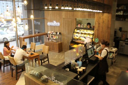 몽골은 카페베네 열풍! 한국식 카페문화로 몽골 젊은이들 사로 잡다