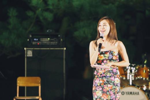 '15년 살사내공' 문정희, 제주비치살사페스티벌 진행