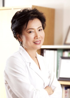 가려지지 않는 여드름 흉터, 자연 치유 어렵기에 피부과 찾아야
