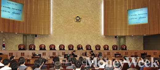 '한명숙 재판결과' 정치자금법 위반 혐의로 기소된 한명숙 전 국무총리의 대법원 최종 선고공판이 20일 오후 서울 서초동 대법원에서 열렸다. /사진=임한별 기자