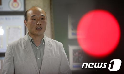 '구파발 검문소 총기사고' 경찰관이 쏜 총에 의경이 맞아 결국 숨진 25일 저녁 서울 은평경찰서에서 한상훈 형사과장이 1차 조사결과를 발표하고 있다. /사진=뉴스1