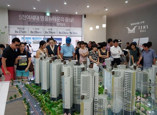 현대산업개발, GS건설, 대림산업, 삼성물산 등이 공동으로 공급하는 왕십리 뉴타운 1구역의 텐즈힐 모델하우스. /사진=현대산업개발