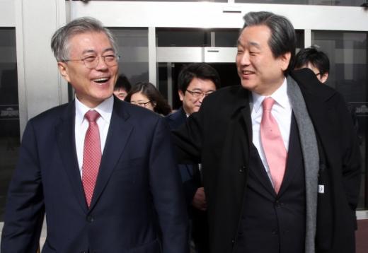 문재인 대표와 김무성 대표. 사진=뉴스1