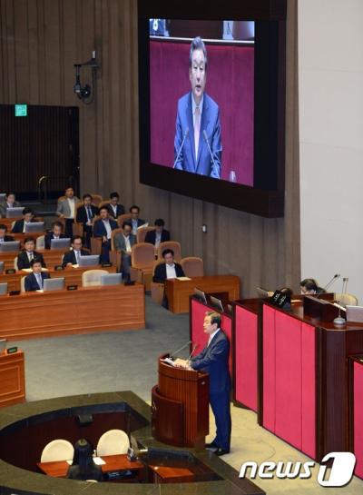 새누리당 김무성 대표가 2일 오전 서울 여의도 국회 본회의장에서 교섭단체대표 연설을 하고 있다. /사진=뉴스1