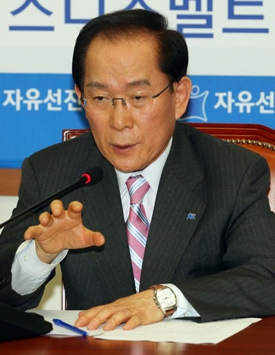 '유승민 의원' 사진은 이회창 전 국무총리. /사진=머니투데이DB