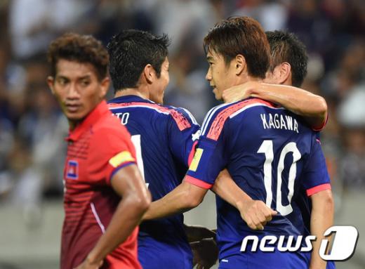 일본 선수들이 지난 3일 일본 사이타마 스타디움에서 열린 캄보디아와의 경기에서 득점 후 기뻐하고 있다. /자료사진=뉴스1(AFP 제공)