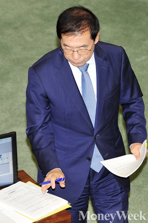 [MW사진] 답변을 마친 박원순 시장