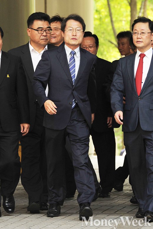 '조희연 재판' 조희연 서울시교육감이 4일 오후 선고공판 참석을 위해 서초동 서울고등법원으로 향하고 있다.  /사진=임한별 기자