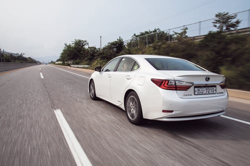 Lexus 2016 All New ES300h.
