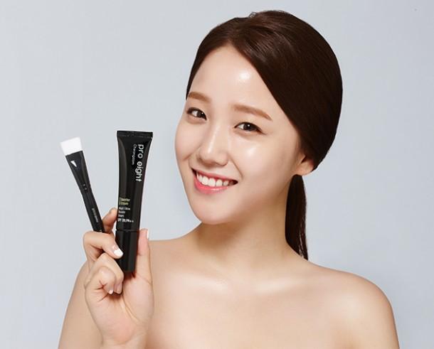 프로에잇청담, ‘매직 글로우 부스터 크림’ 출시...고급스런 3D 광채 피부 연출