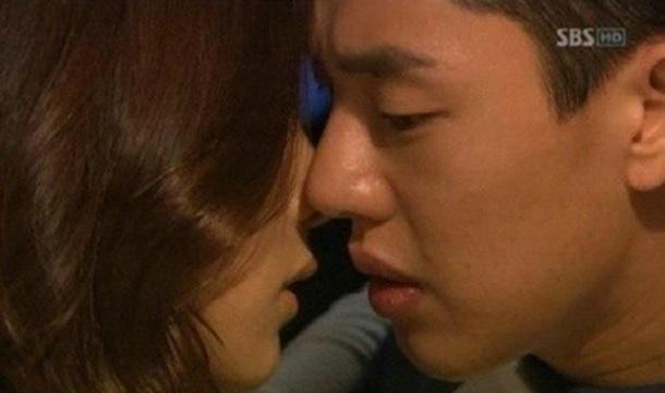 유아인 신세경, 풋풋한 느낌 잘 살리는 두 사람의 키스신 '육룡이 나르샤'에서도?