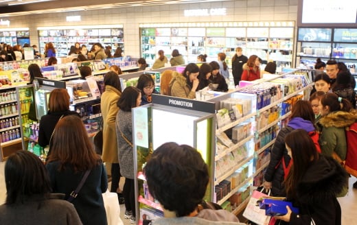 올 가을 한국 여성은 '컬러'에, 중국 여성은 '머릿결' 위해 지갑 열었다!