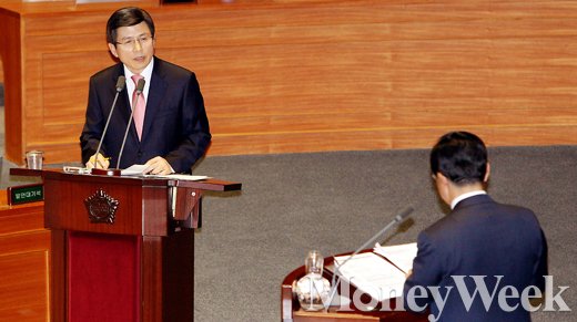 [MW사진] 황교안 '日자위대 입국허용' 발언에 국회 시끌벅쩍