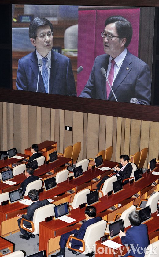 [MW사진] 우원식, "총리, 자위대 입국 승인 않겠다고 말해보세요"