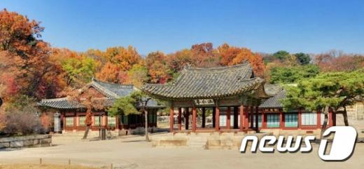 '유적지 단풍시기' 사진은 창경궁 함인정의 가을. /사진=뉴스1 DB