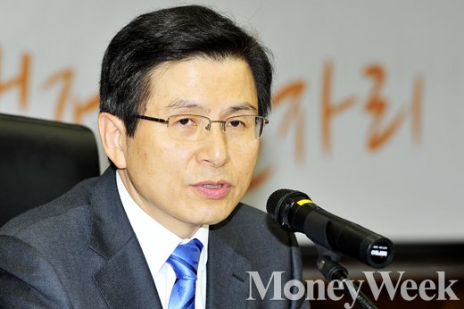 [MW사진] 시간선택제 일자리 현장 찾은 황교안