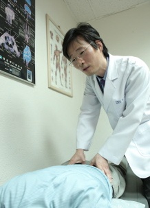 [유상호의 건강칼럼(80)] 허리 통증 심하지만 디스크 아냐? '천장관절증후군'일 수도