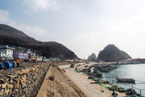 가거도 선착장과 대리마을