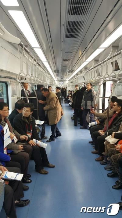 '신분당선 삼송' 지난 12일 신분당선 연장선 개통기념 시승행사에 시민들이 참석해 있다. /자료사진=뉴스1