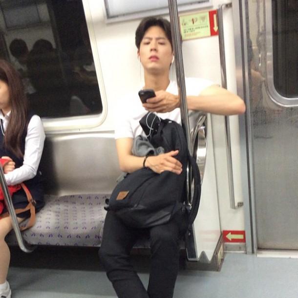 박보검 “지금도 지하철 탄다”...스타들은 대중교통 애용 中