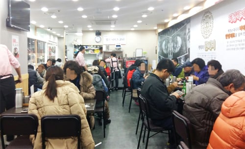 SNS 프랜차이즈 맛집보다 … 오랜된 역사 '맛집'이 더 좋은 이유
