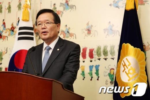 '정의화 기자회견' 정의화 국회의장이 21일 서울 여의도 국회에서 열린 긴급 현안 기자회견에서 국회 선진화법과 선거구 획정, 쟁점법안 등 정국 현안과 관련한 의견을 밝히고 있다. /사진=뉴스1