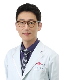 [더봄 정기영원장의 목동 남성탈모치료한의원④] 노안의 주범 'M자탈모' 치료 어떻게 해야 할까