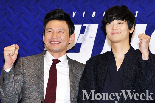 [MW사진] '흥행보증' 황정민과 강동원
