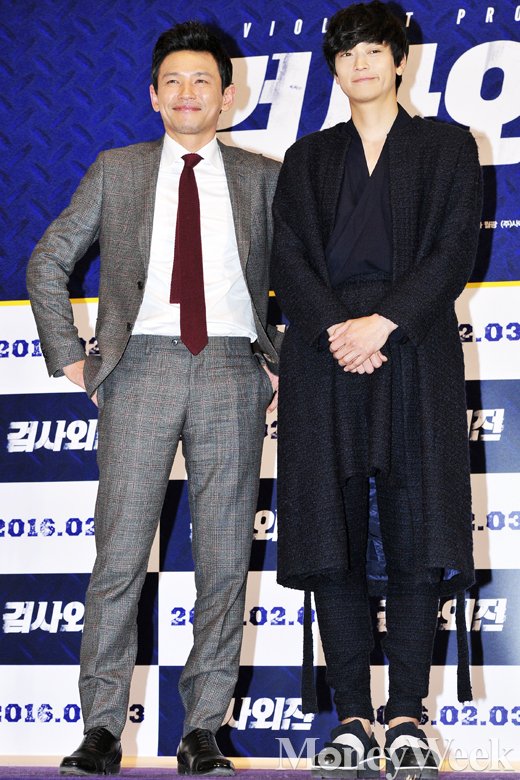 [MW사진] 검사외전 황정민-강동원, '남남의 캐미 기대하세요'