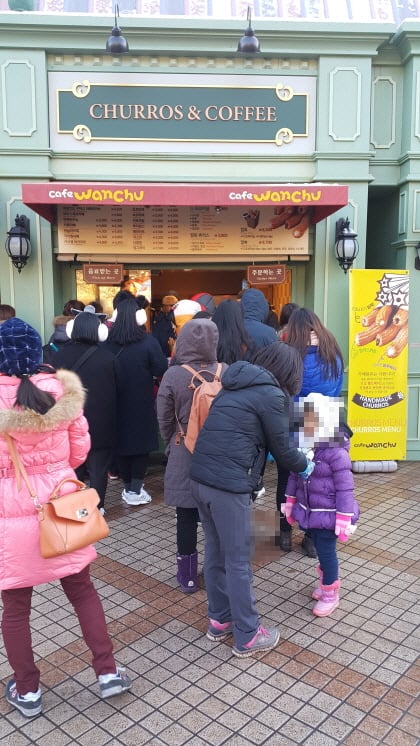 에버랜드 츄러스 '카페완츄' 밀가루 단점 극복해
