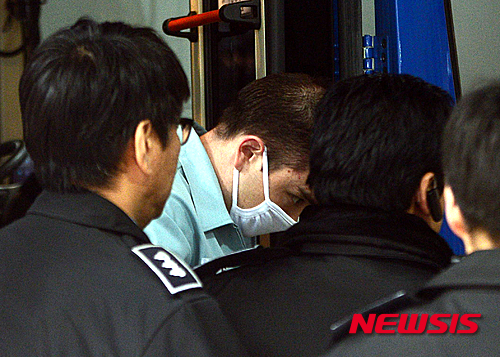 '이태원 살인사건' 아더 존 패터슨에 대한 판결을 위한 1심 선고 공판이 열린 29일 오후 피의자 아더 존 패터슨이 출석했다. /사진=뉴시스