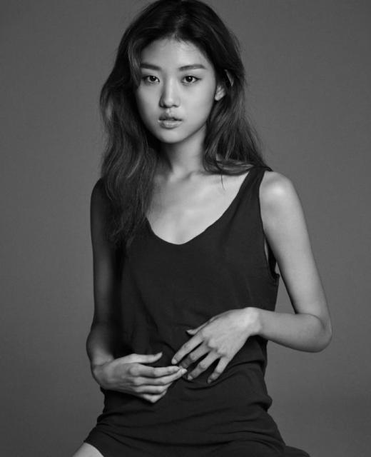 딘. 'what2do' 뮤비 속 여주인공은…모델 송희준