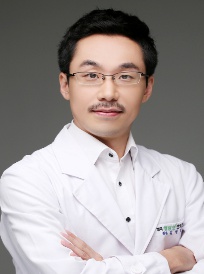 [김형민 원장의 척추건강이야기③] ' 척추관협착증 ' 수술 보다 보존 치료가 우선