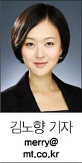 [기자수첩] 롯데의 ‘가족 상잔’