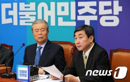 더불어민주당 이종걸 원내대표가 5일 서울 여의도 국회에서 열린 선대위-비대위 연석회의에서 모두발언을 하고 있다. /사진=뉴스1