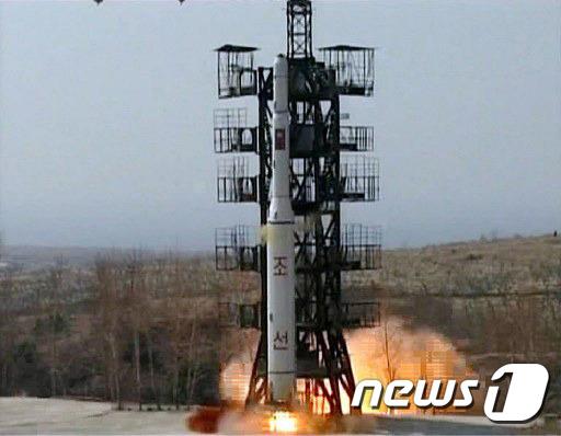 지난 2009년 4월5일 북한이 함경북도 화대군 무수단리에서 발사한 장거리 미사일 은하2호. 사진=뉴스1DB