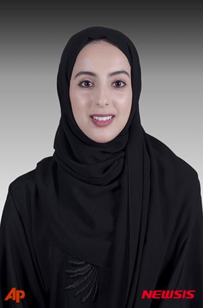 'UAE 여성장관' 10일(현지시간) 발표된 아랍에미리트(UAE) 새 내각 명단에서 청년부 장관직에 오른 샴마 빈트 수하일 알마즈루이(22). /자료사진=뉴시스(AP통신 제공)